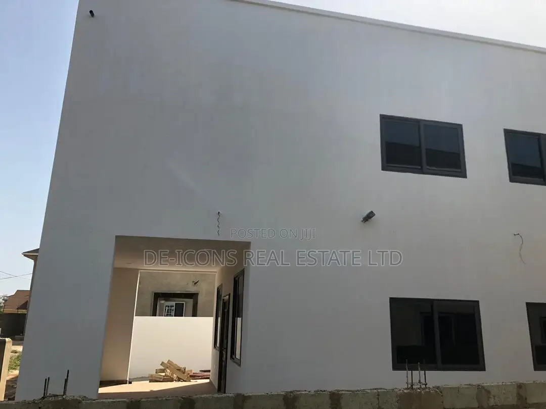 4bdrm Duplex in Awutu Senya East Municipal for sale