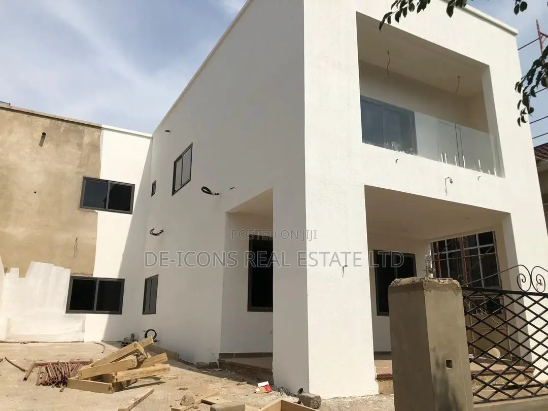 4bdrm Duplex in Awutu Senya East Municipal for sale