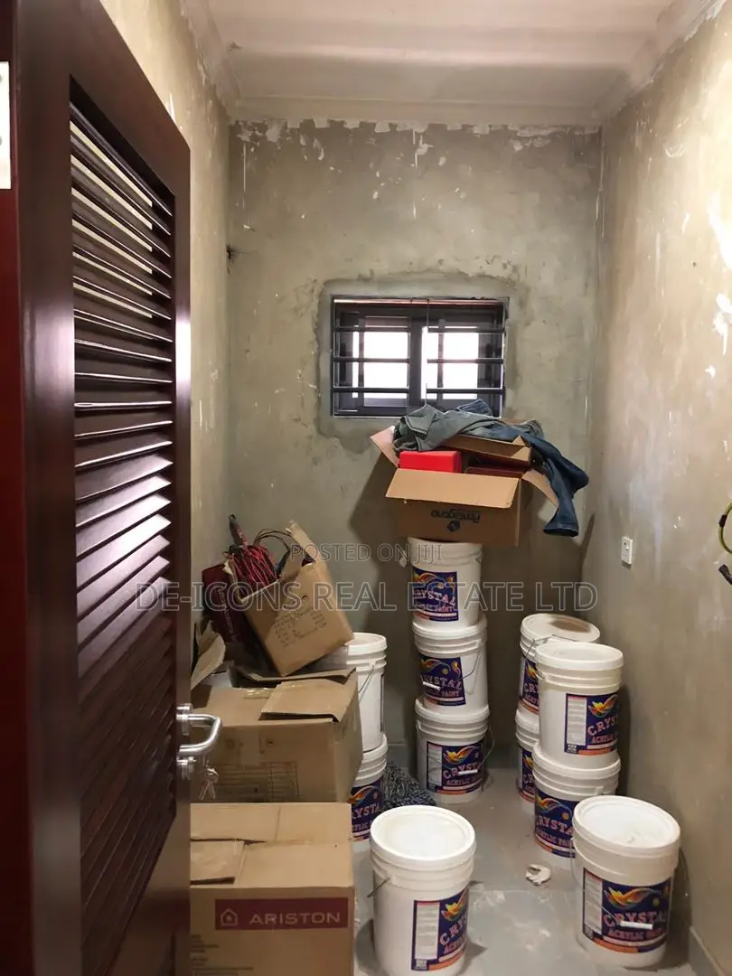 4bdrm Duplex in Awutu Senya East Municipal for sale