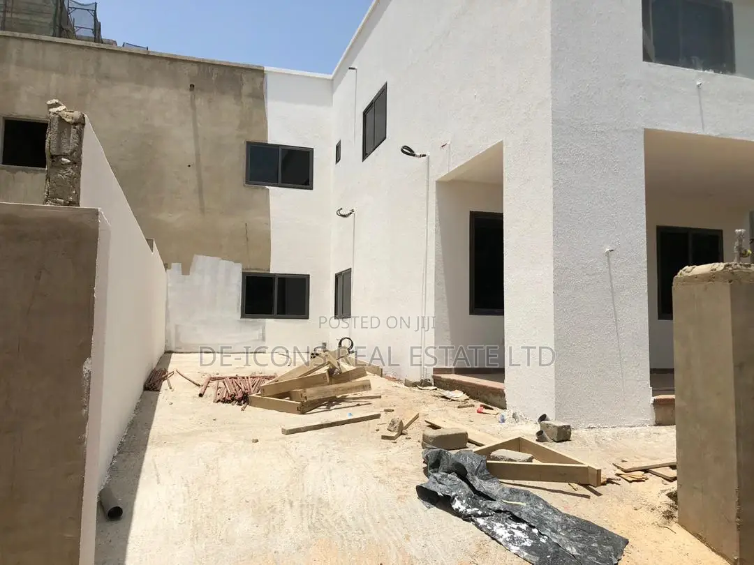 4bdrm Duplex in Awutu Senya East Municipal for sale