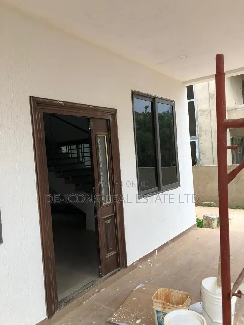 4bdrm Duplex in Awutu Senya East Municipal for sale