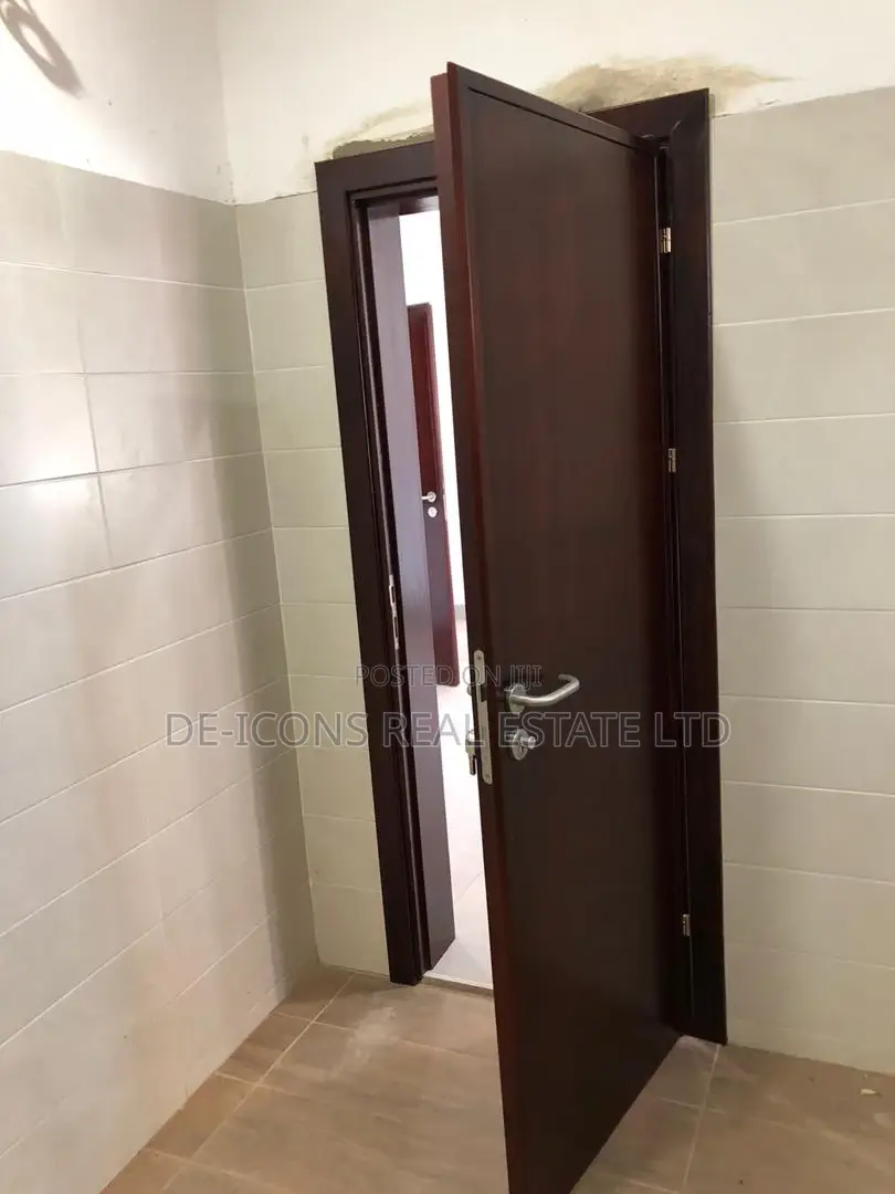 4bdrm Duplex in Awutu Senya East Municipal for sale