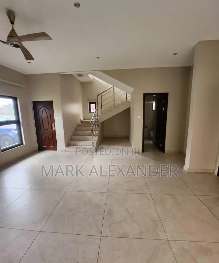 Furnished 3bdrm Apartment in Madina for sale