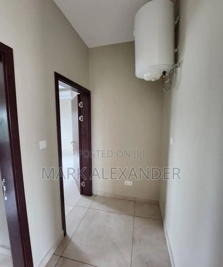 Furnished 3bdrm Apartment in Madina for sale