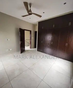 Furnished 3bdrm Apartment in Madina for sale