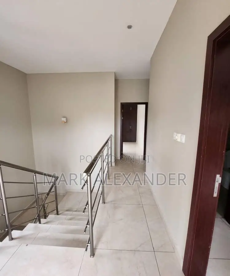Furnished 3bdrm Apartment in Madina for sale