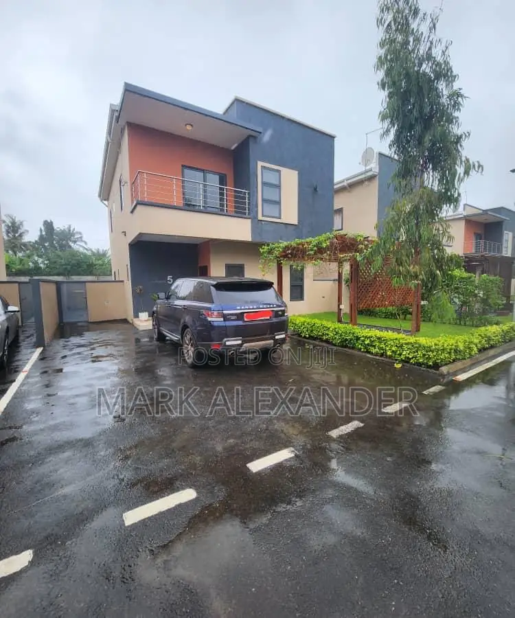 Furnished 3bdrm Apartment in Madina for sale