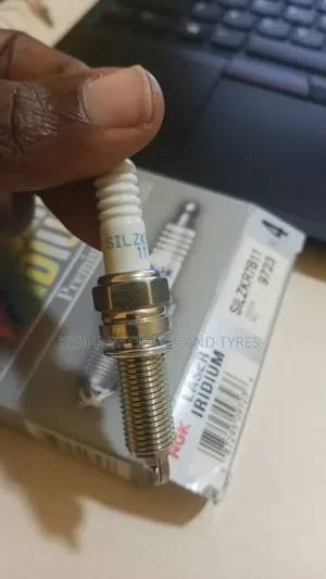 9723 Silzkr7b11 Ngk Iridium Spark Plugs - 14 Long Thread
