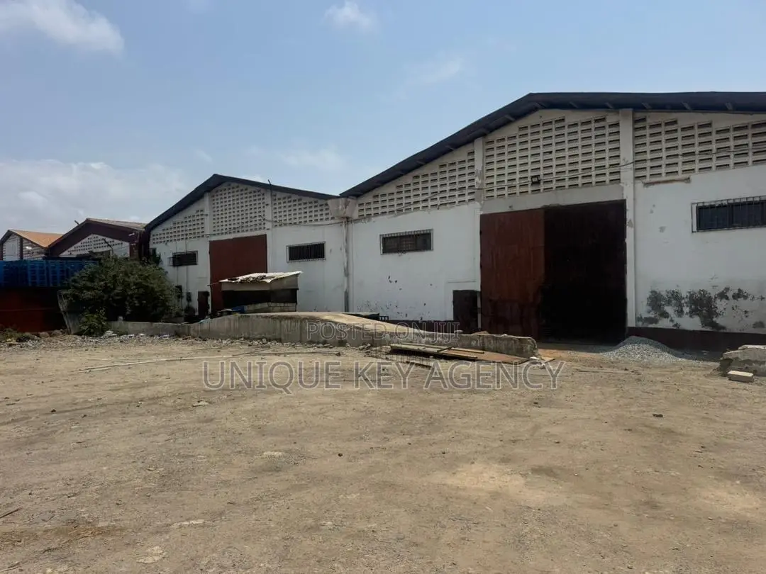 1300 Square Meters Warehouse in Dzorwulu