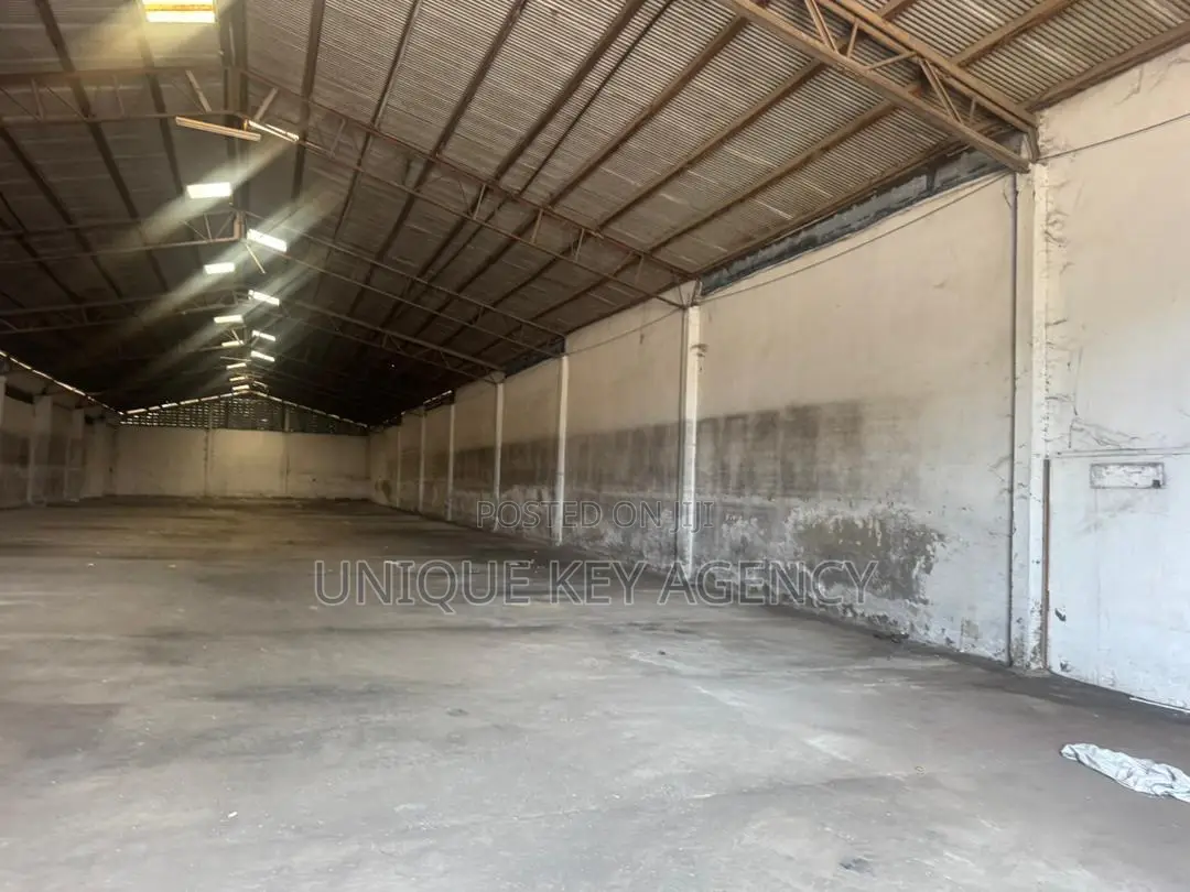 1300 Square Meters Warehouse in Dzorwulu