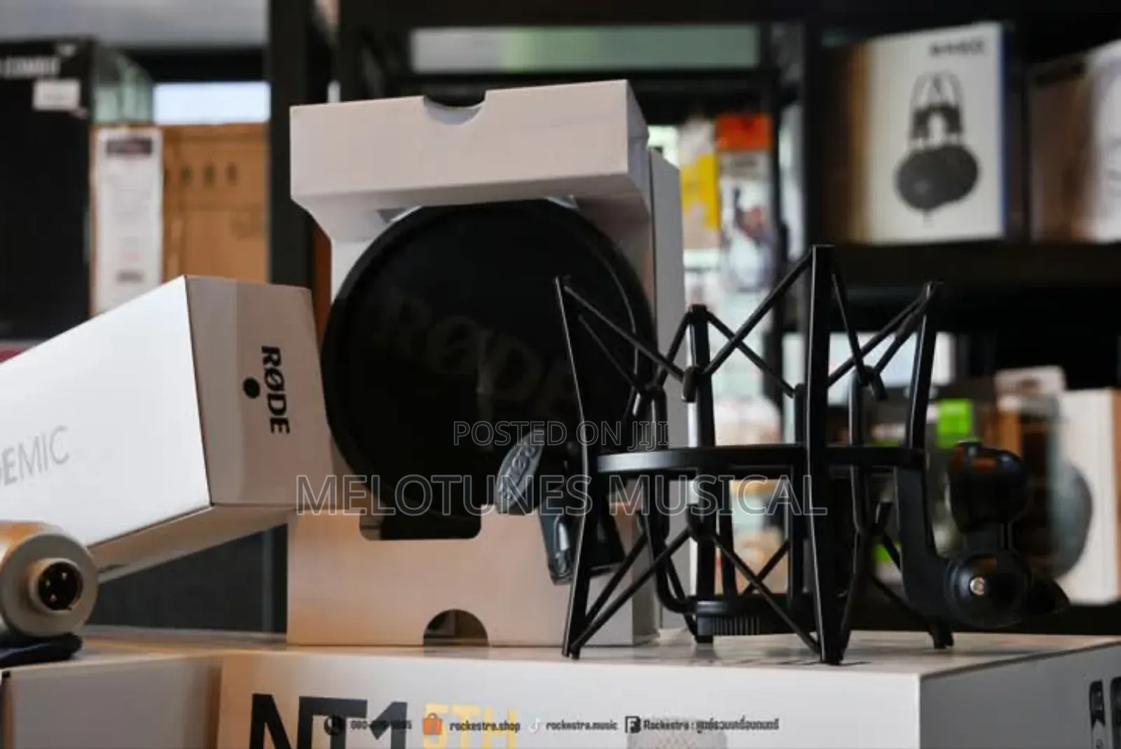 Røde Nt1 5th Generation Studio Condenser Microphone.
