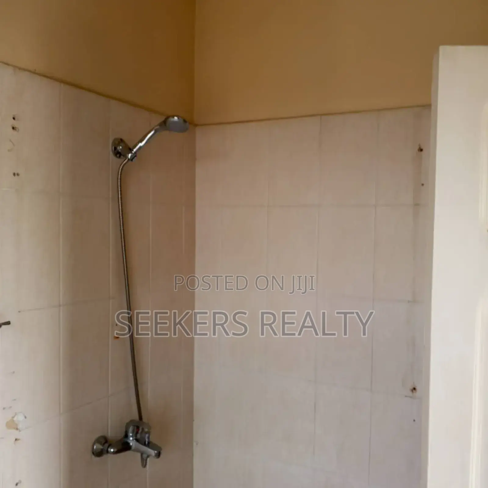 12bdrm Apartment in Seekers Realty, Osu for sale