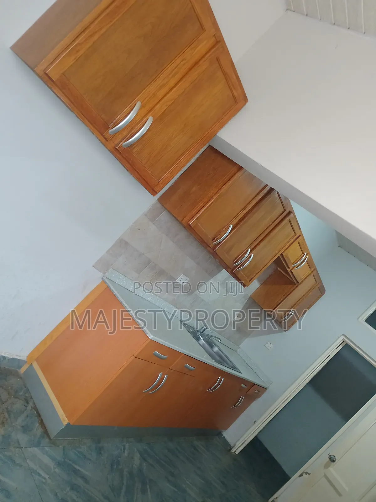 3bdrm House in Botwe, School Junction for rent