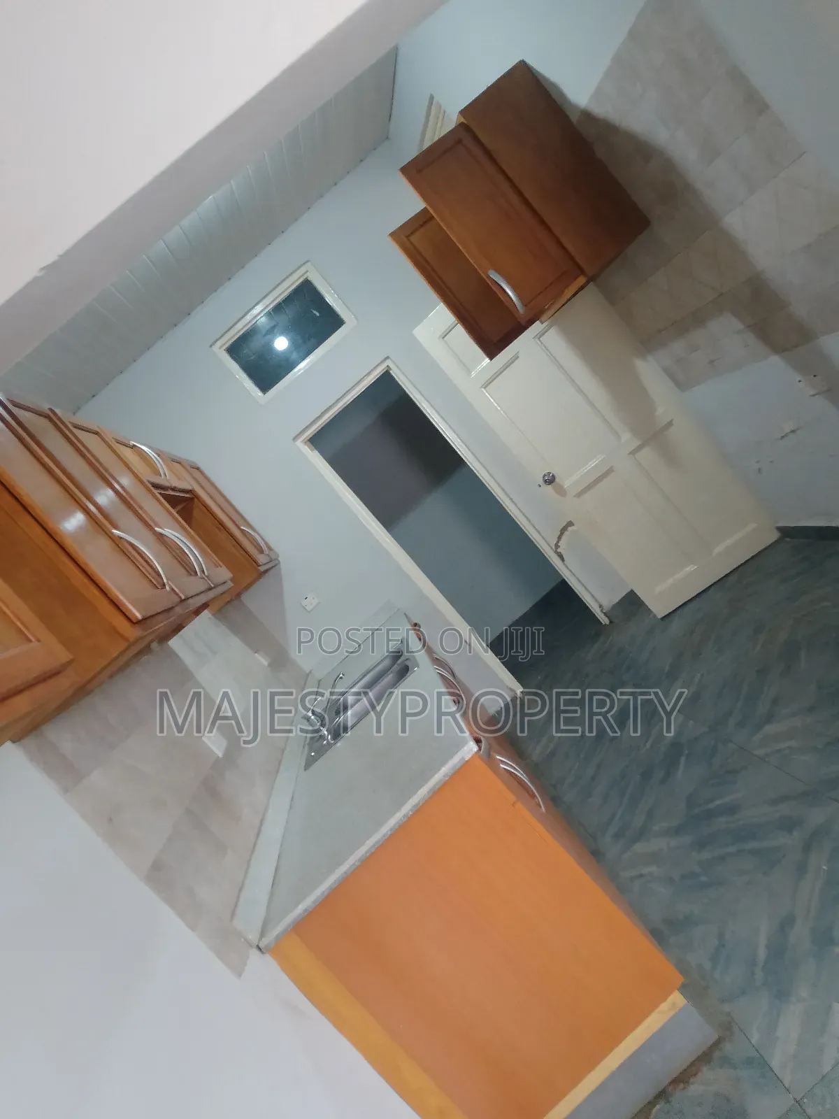 3bdrm House in Botwe, School Junction for rent