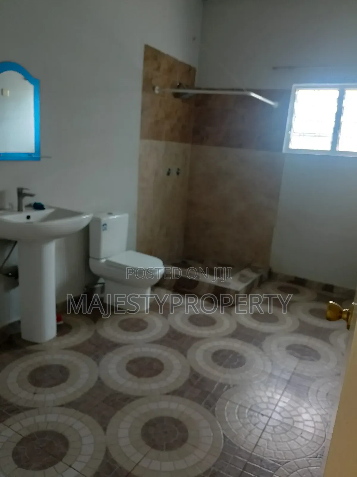 3bdrm House in Botwe, School Junction for rent