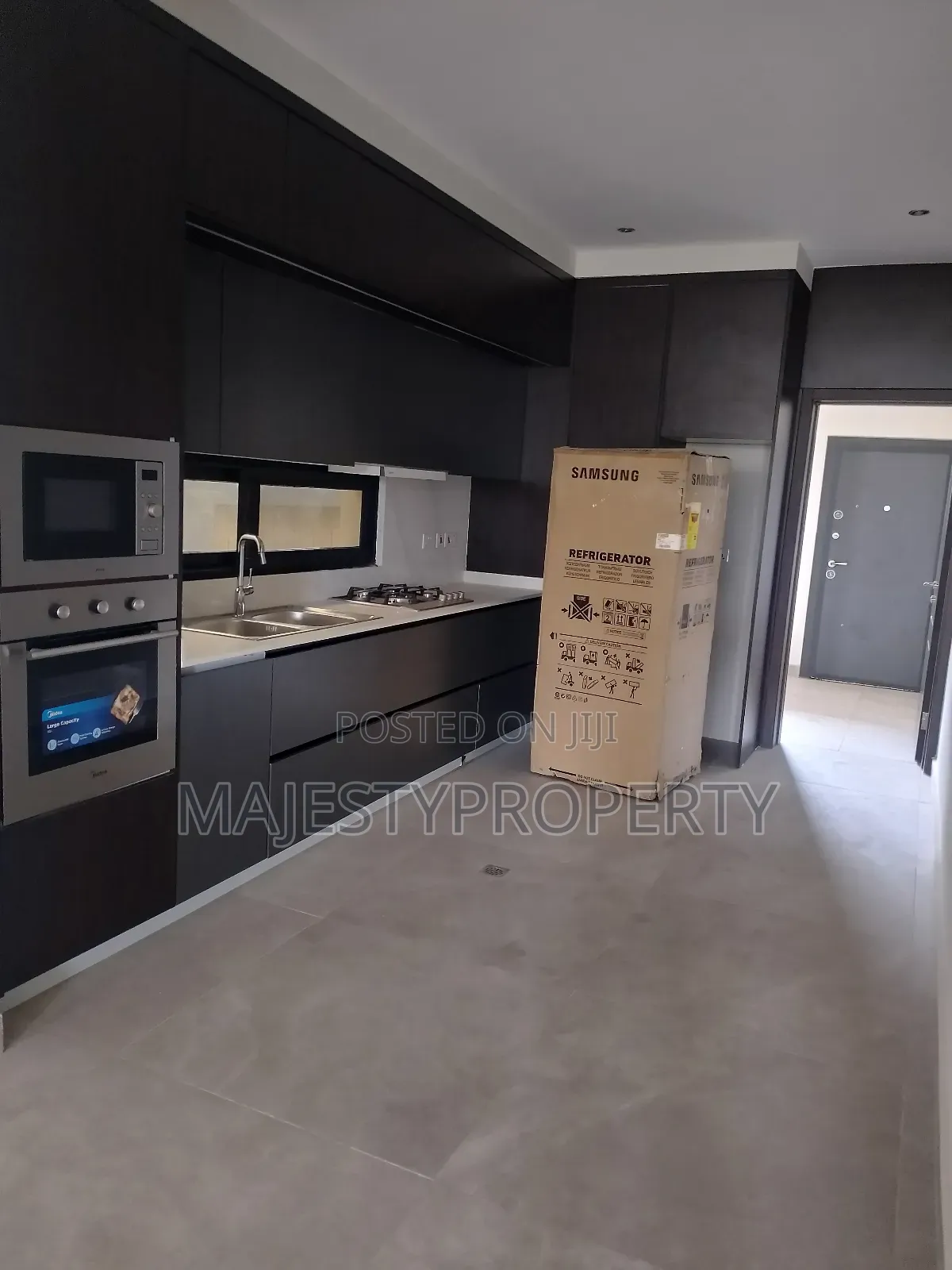 Newly Built Luxurious Executive 3bedrooms Self-Compound for Sale