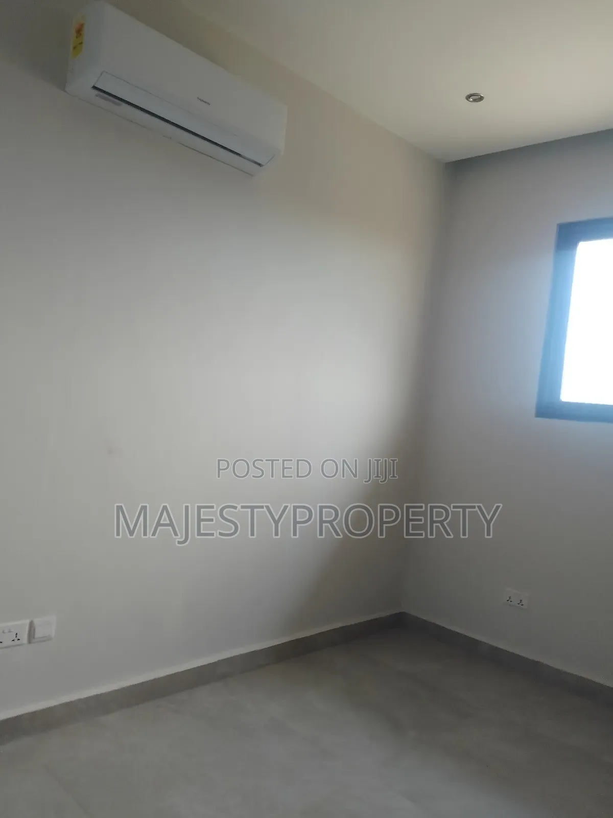 Newly Built Luxurious Executive 3bedrooms Self-Compound for Sale