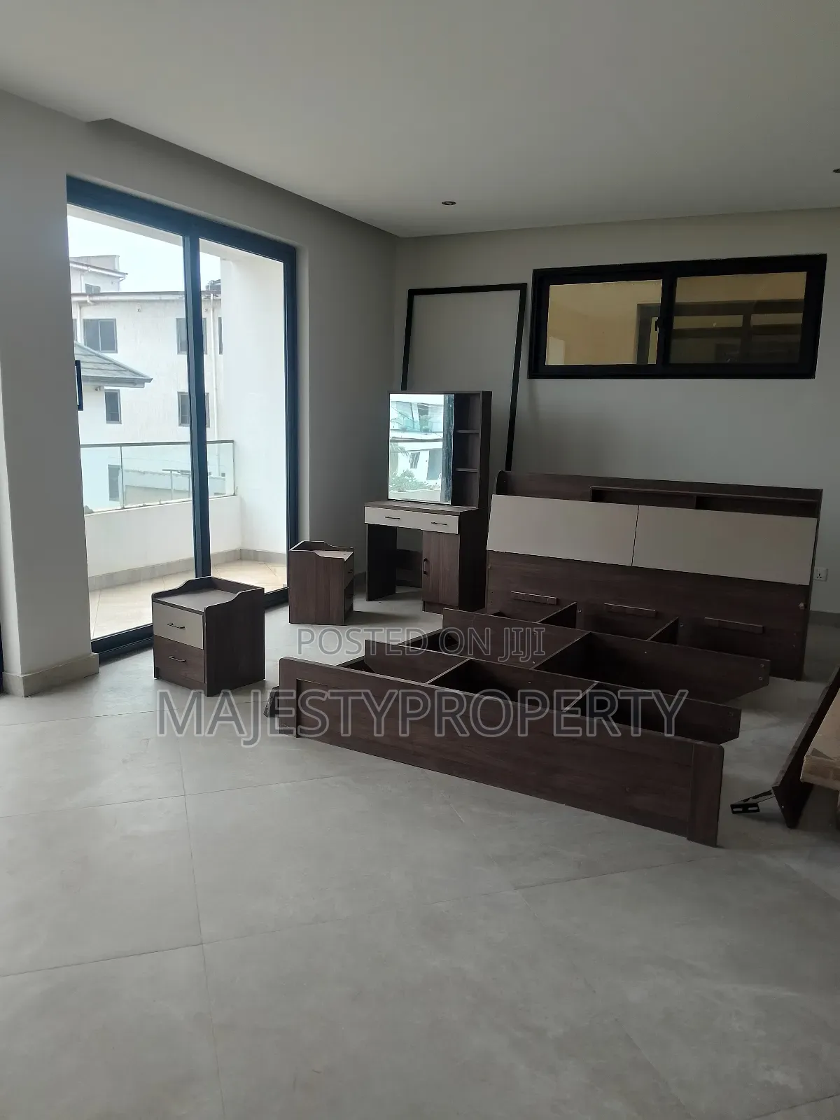 Newly Built Luxurious Executive 3bedrooms Self-Compound for Sale