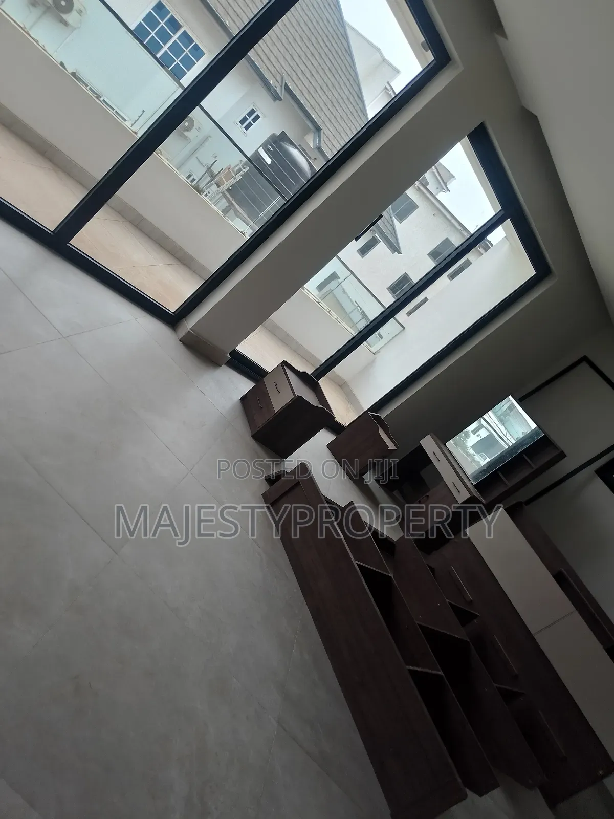 Newly Built Luxurious Executive 3bedrooms Self-Compound for Sale
