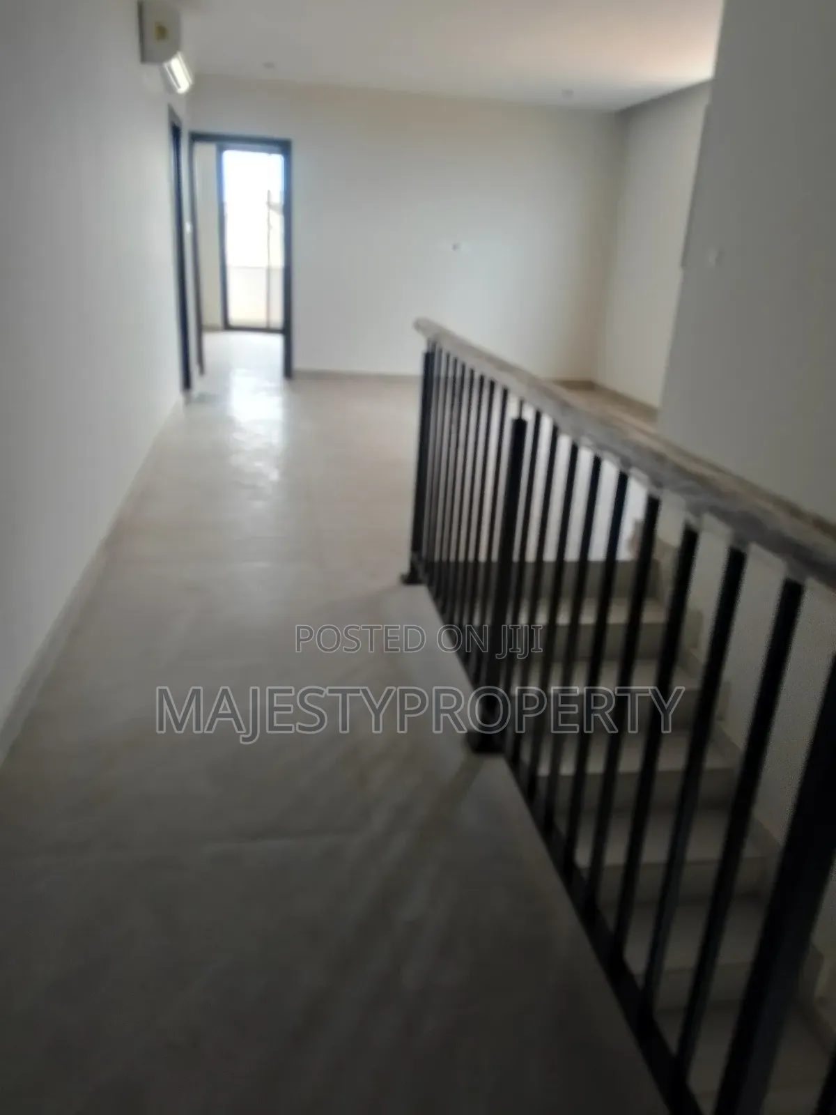 Newly Built Luxurious Executive 3bedrooms Self-Compound for Sale