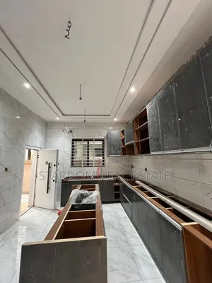 3bdrm Duplex in East Legon Hills for sale