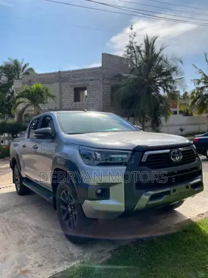 Toyota Hilux Revo Double Cab Deisel 2.4 AWD 2021 Silver