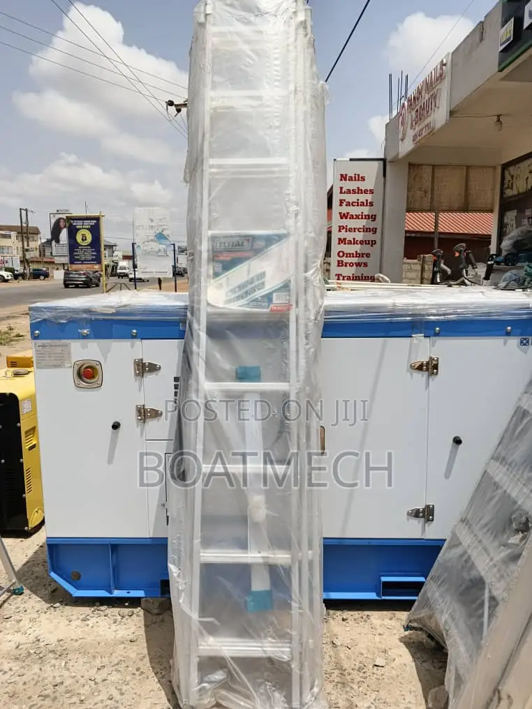 Total 3 Section Extension Ladder 3x9
