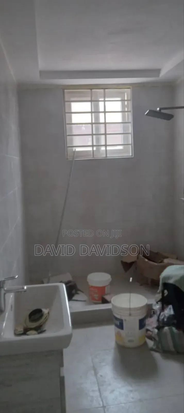 4bdrm House in 4 Bedroom House For, Tema Metropolitan for sale