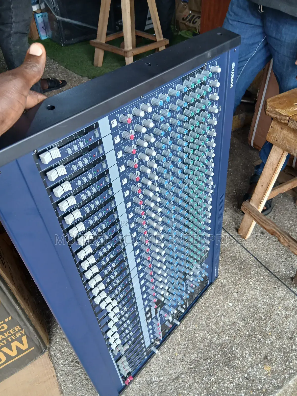 Yamaha Raw Mixer (Mg24 Channels)