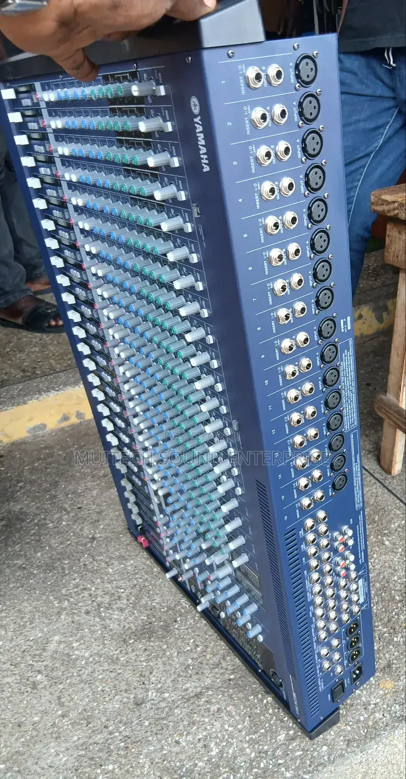 Yamaha Raw Mixer (Mg24 Channels)