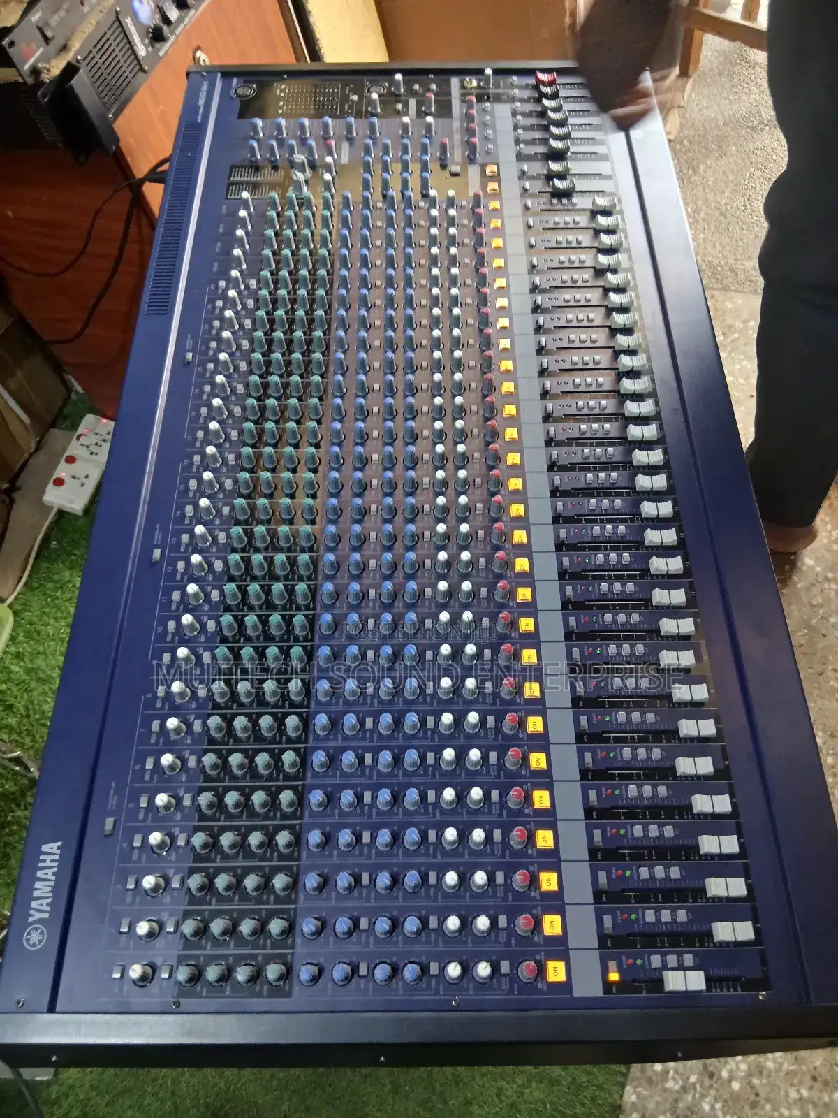 Yamaha Mixing Console Mixer(Mg 32 Channels)