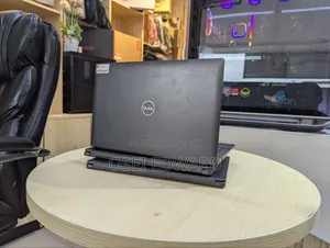 Laptop Dell Latitude 3310 8GB Intel Core I7 HDD+SSD 512GB