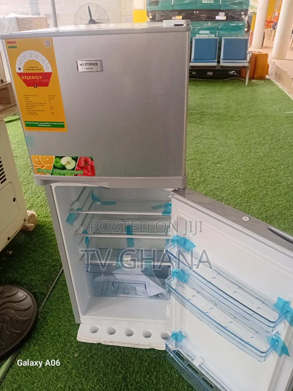 Durable Spacious: Westpool 128a Chest Freezer