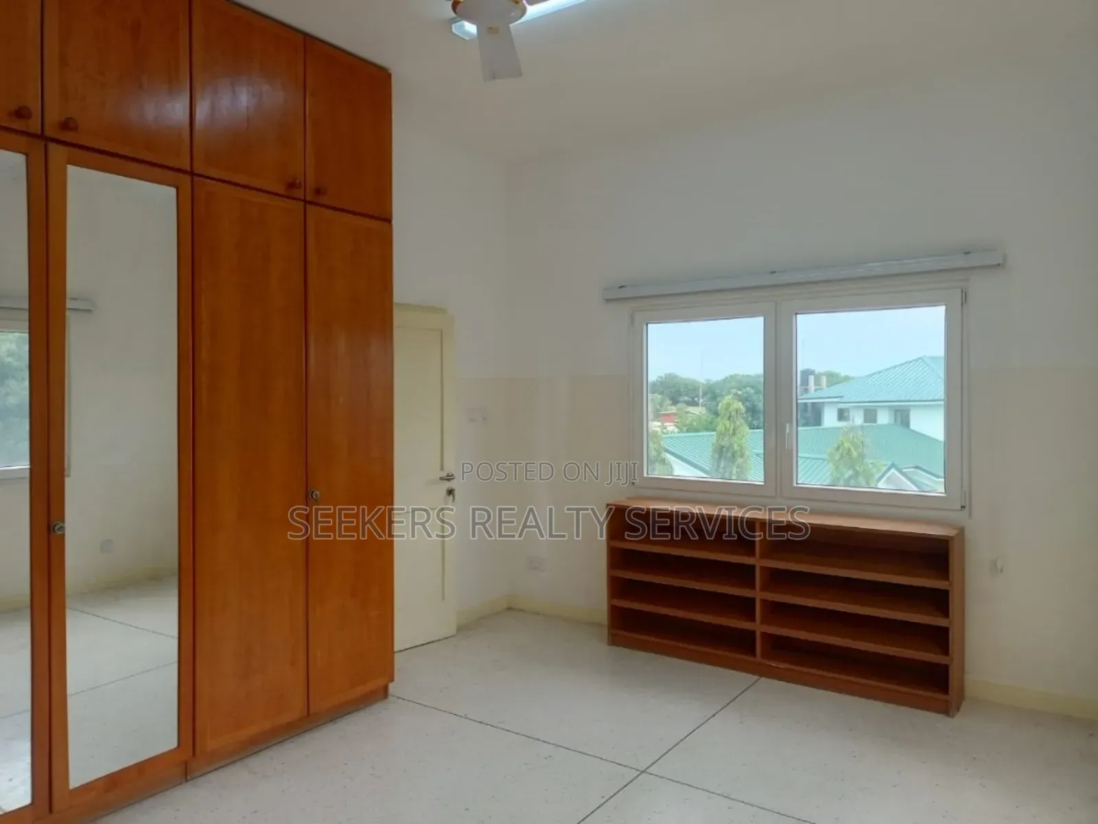 3rooms Office Space to Let