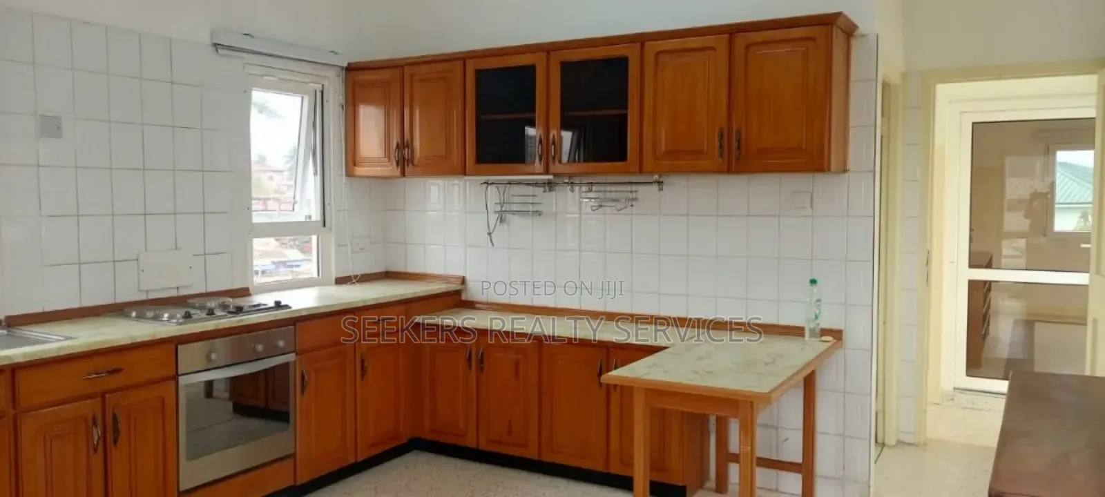 3rooms Office Space to Let
