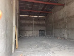 1000 SQM Warehouse at Circle for Rent