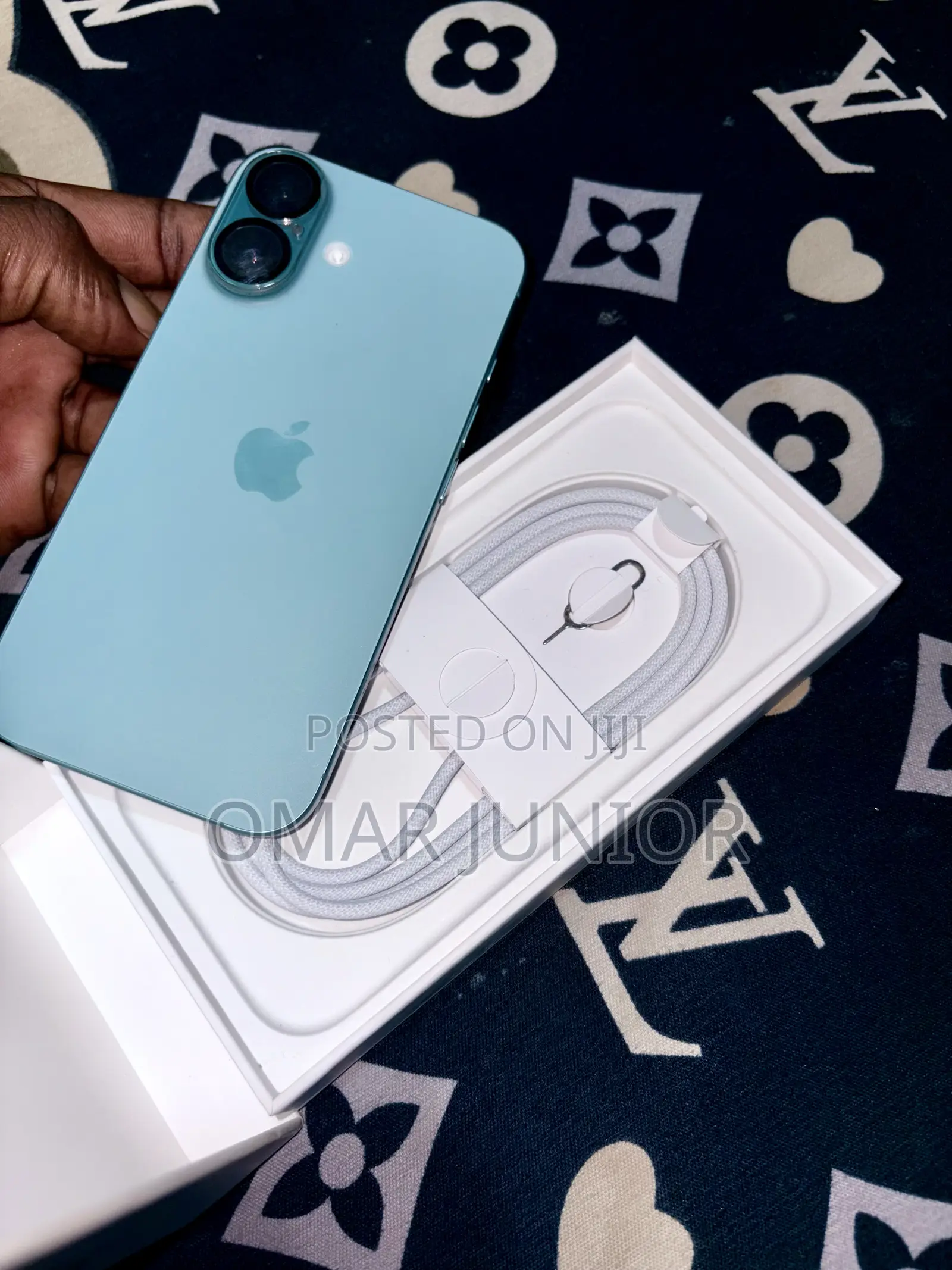 New Apple iPhone 16 128 GB Blue