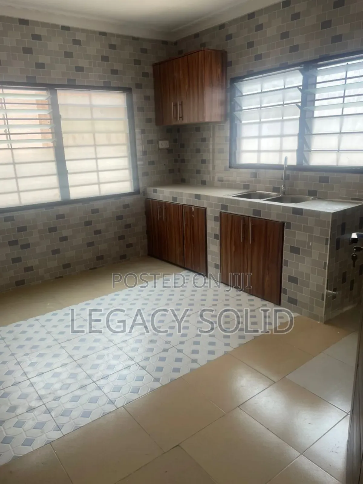 4bdrm House in Legacy Solid Real, New Town for rent