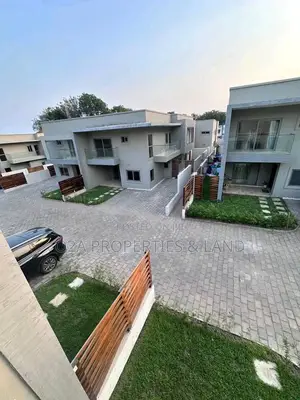 Furnished 4bdrm Townhouse / Terrace in Cantonment, Acquinas for rent