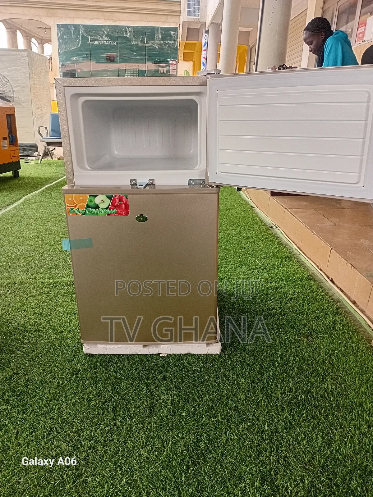 Westpool 100a Chest Freezer for Home Shop