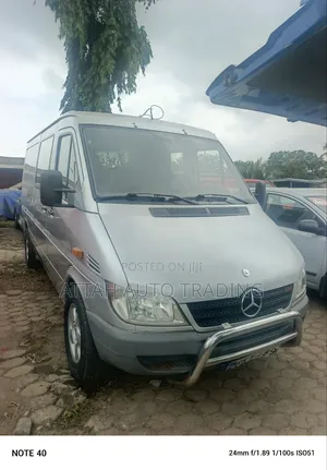 Mercedes-Benz Sprinter 2000 Silver