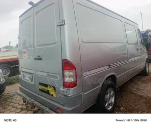 Mercedes-Benz Sprinter 2000 Silver