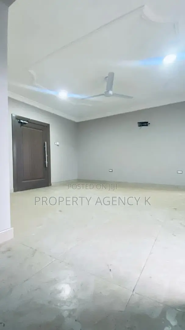 3bdrm Apartment in Kfs, Weija for rent