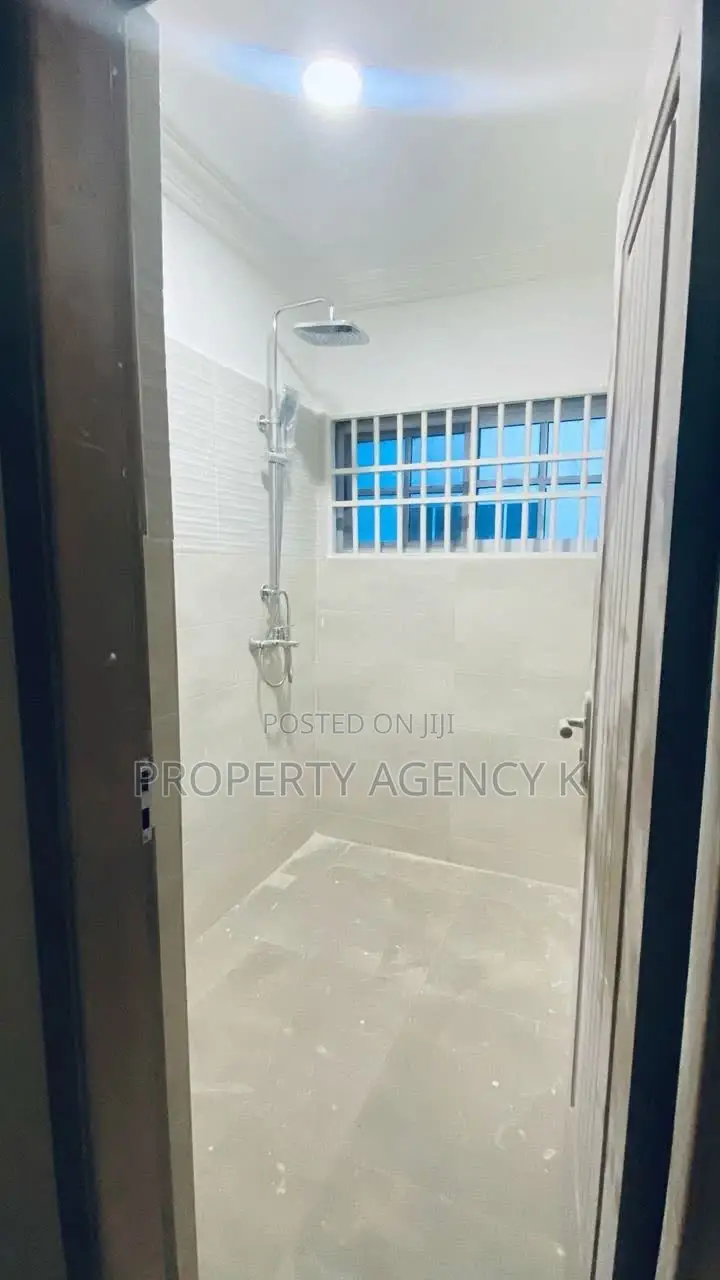 3bdrm Apartment in Kfs, Weija for rent