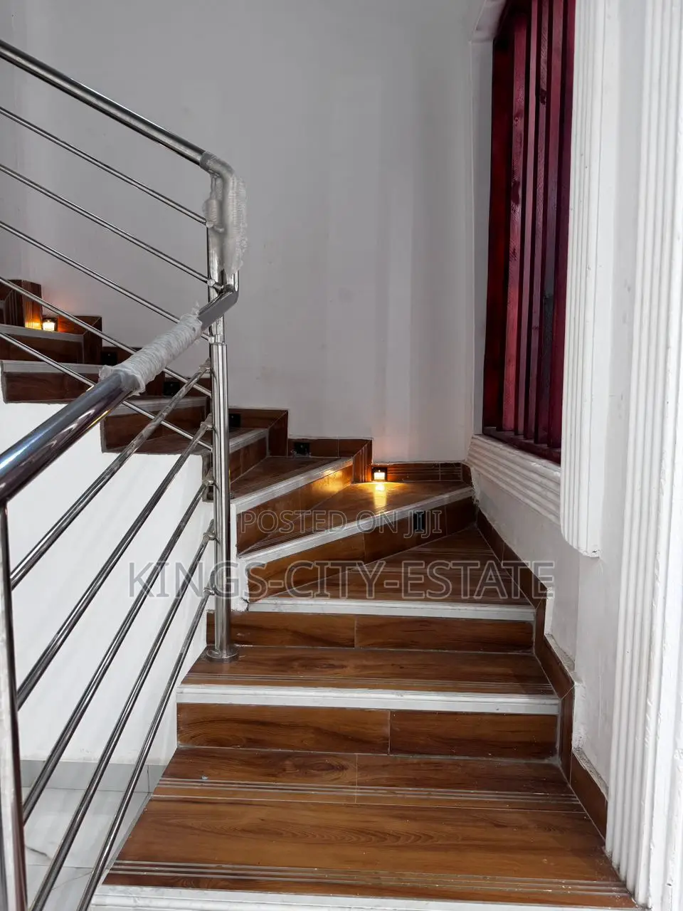 5bdrm House in Ashongman Estate for sale