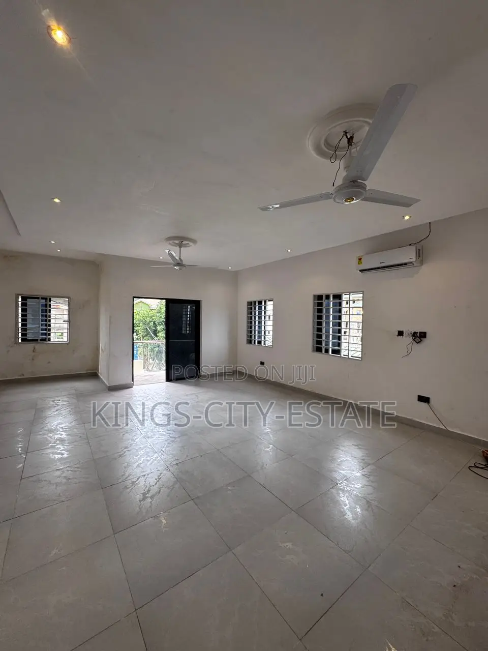 5bdrm House in Ashongman Estate for sale
