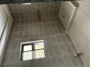 4bdrm House in Skm, Lake Side Estate for sale