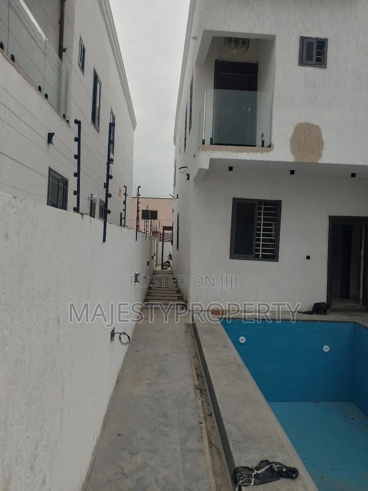 Newly Built Three 3bedrooms Luxury Self-Compound for Sale at Spintex