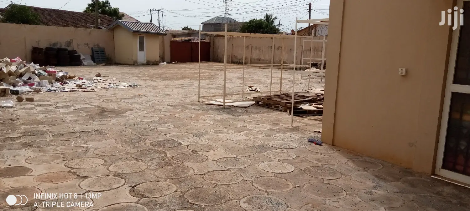 600 Sqm Warehouse With 3bedrooms for Rent