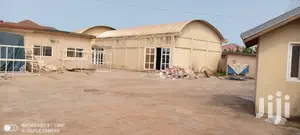 600 Sqm Warehouse With 3bedrooms for Rent